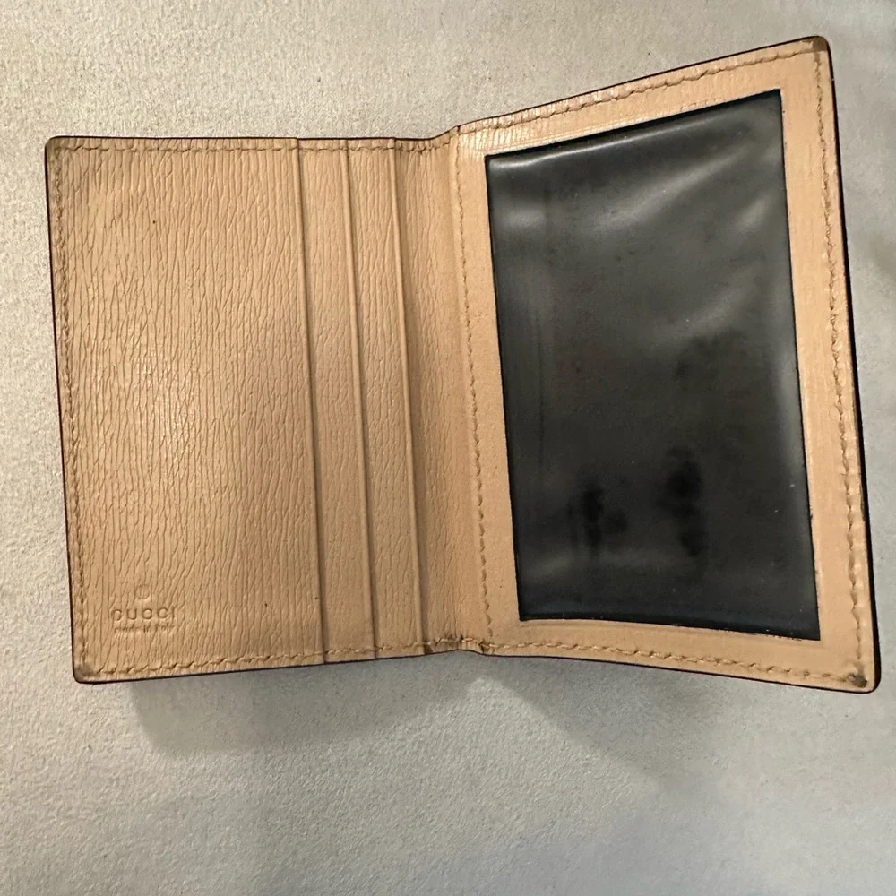 Gucci Floral Card Holder - Picture 2 of 6